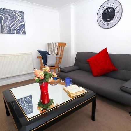 New Sunset Square Eastbourne 2 Bed Apartment, Long Stay Welcome Dış mekan fotoğraf