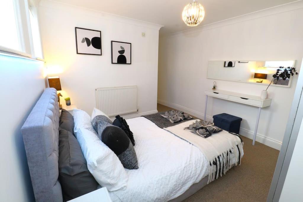 New Sunset Square Eastbourne 2 Bed Apartment, Long Stay Welcome Dış mekan fotoğraf