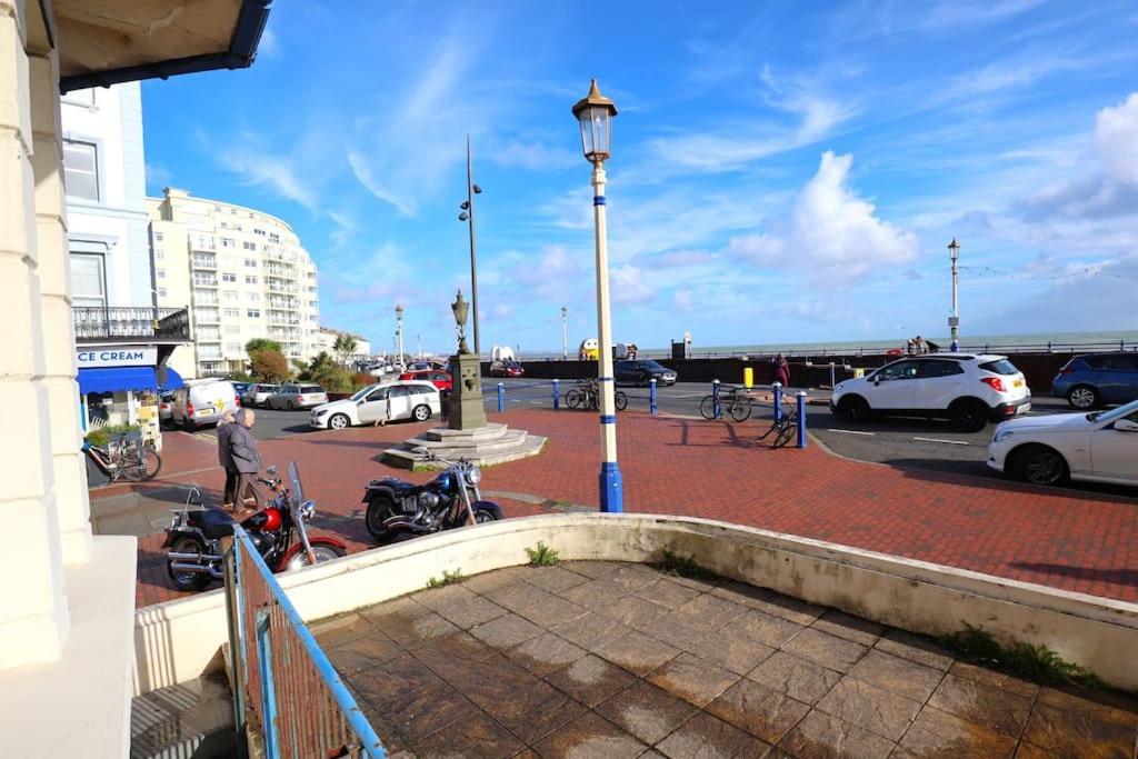 New Sunset Square Eastbourne 2 Bed Apartment, Long Stay Welcome Dış mekan fotoğraf