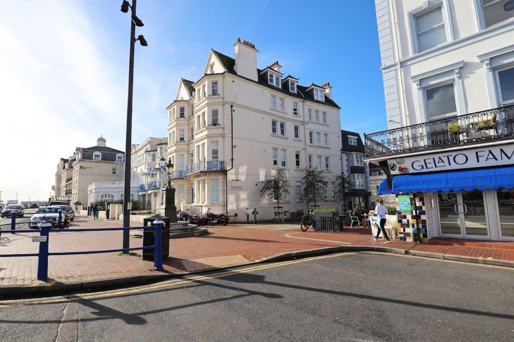 New Sunset Square Eastbourne 2 Bed Apartment, Long Stay Welcome Dış mekan fotoğraf