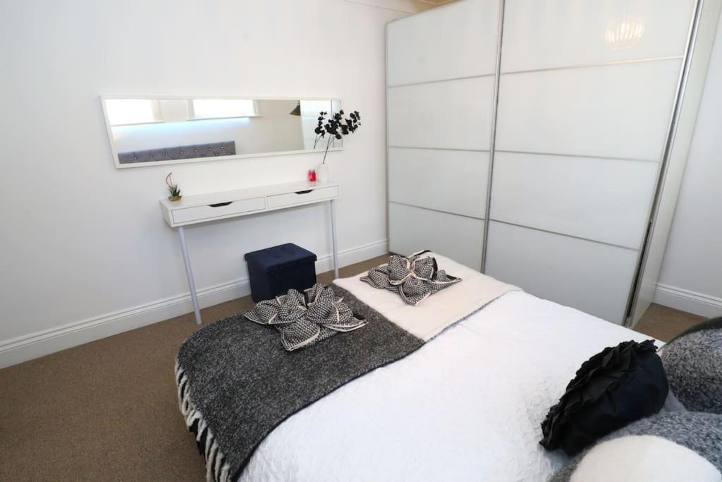 New Sunset Square Eastbourne 2 Bed Apartment, Long Stay Welcome Dış mekan fotoğraf